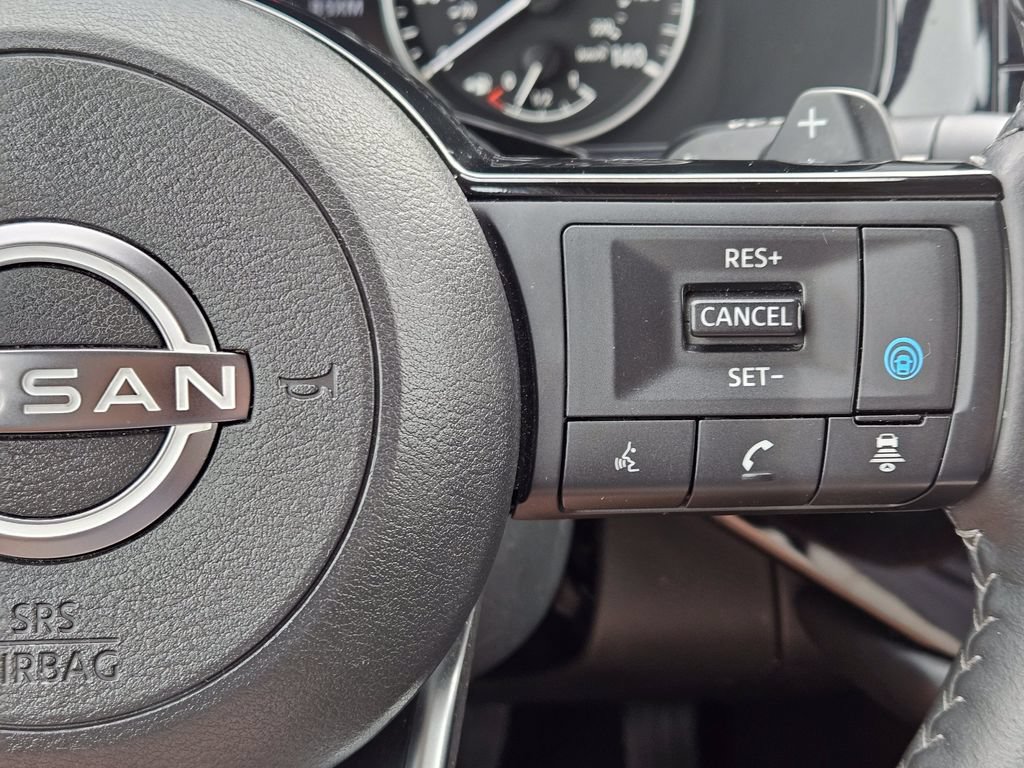 Used 2025 Nissan Pathfinder SL AWD/4WD image 34
