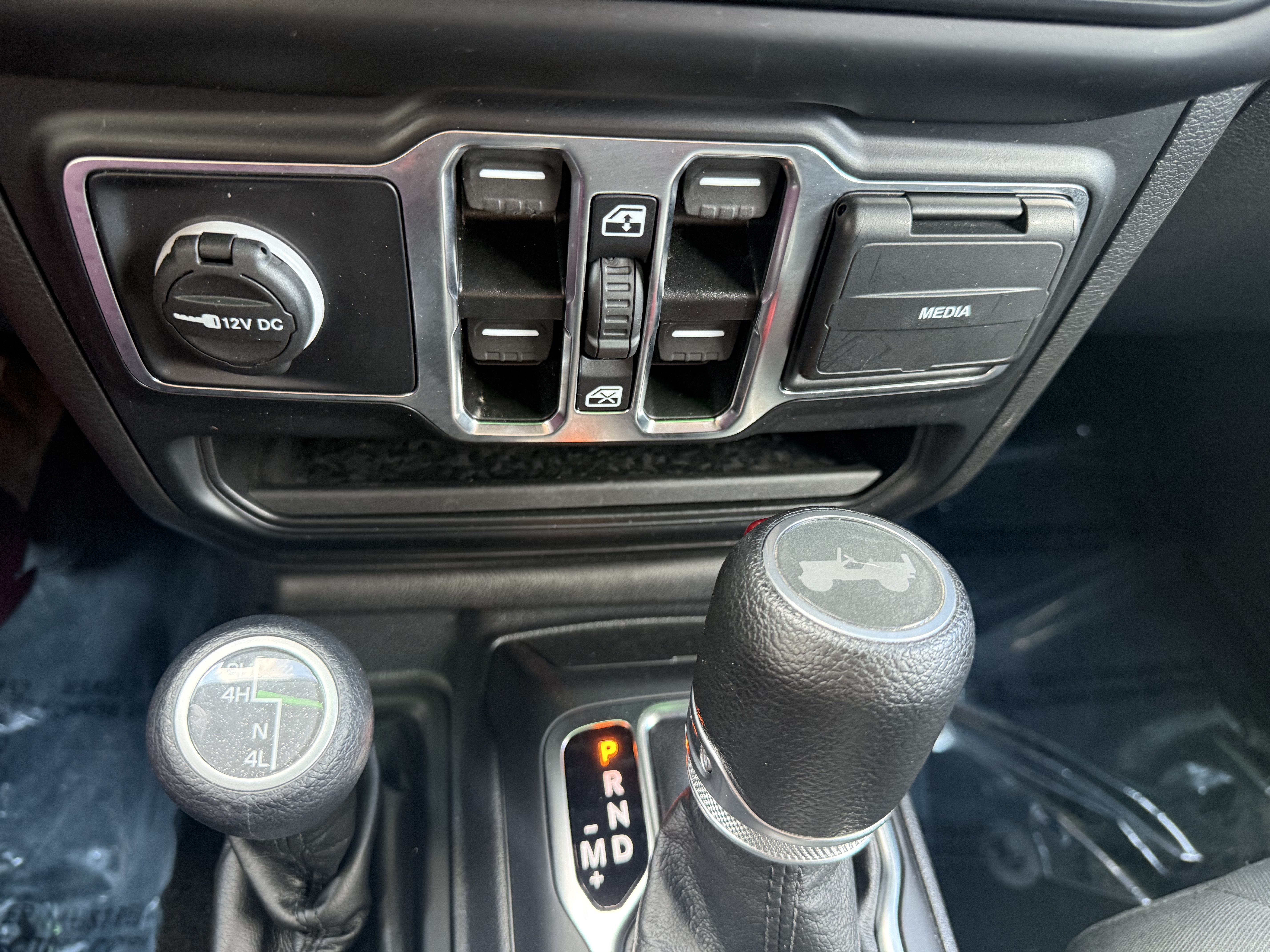 Used 2022 Jeep Wrangler Unlimited Sport AWD/4WD image 12