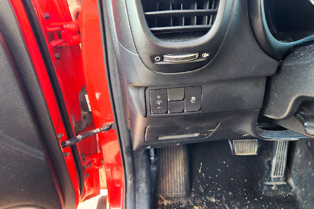 Used 2016 Kia Soul + FWD image 16