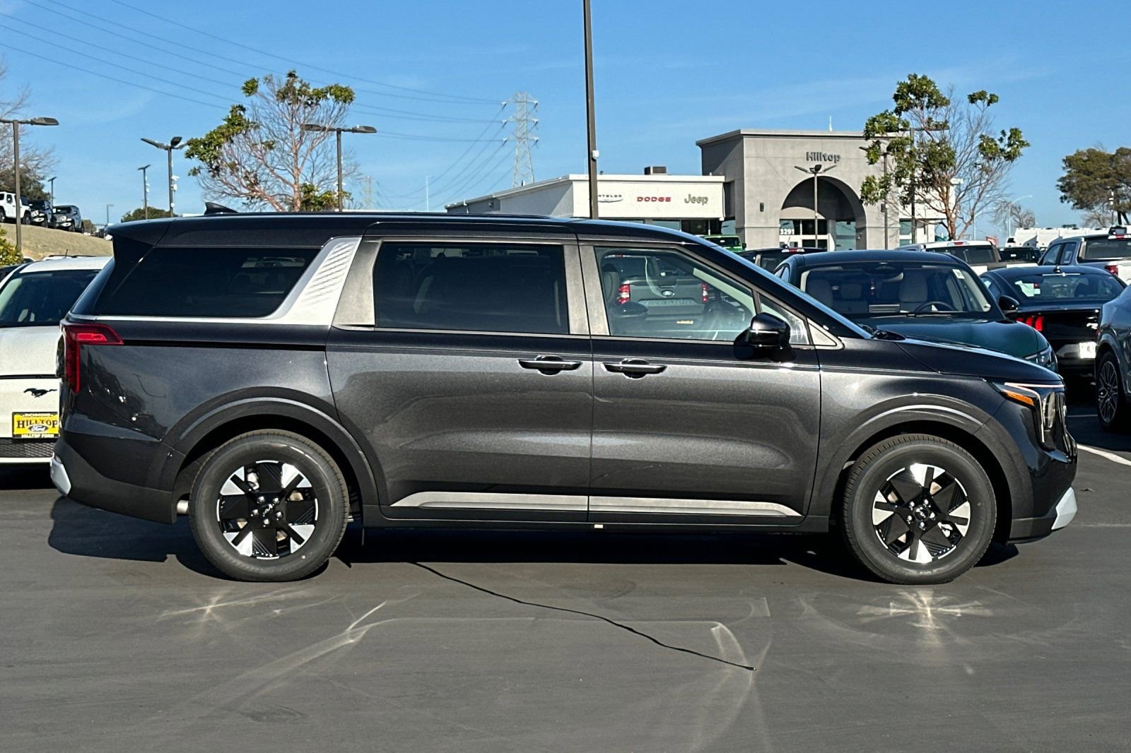 New 2026 Kia Carnival LXS image 3