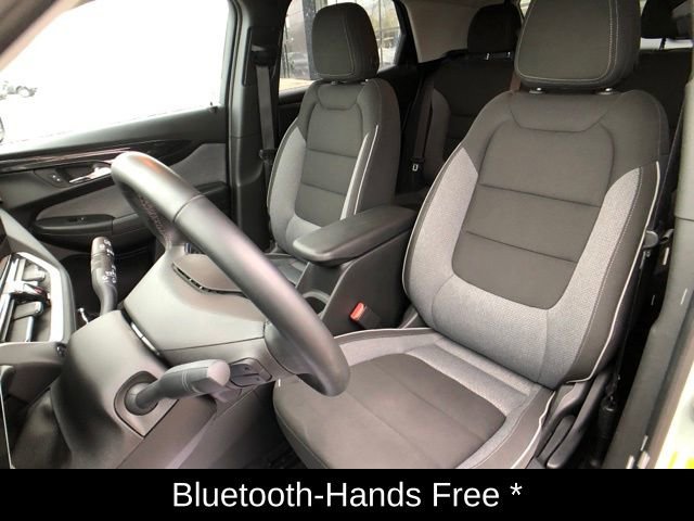 Used 2025 Chevrolet TrailBlazer LT w/ LT Cold Weather Package image 12