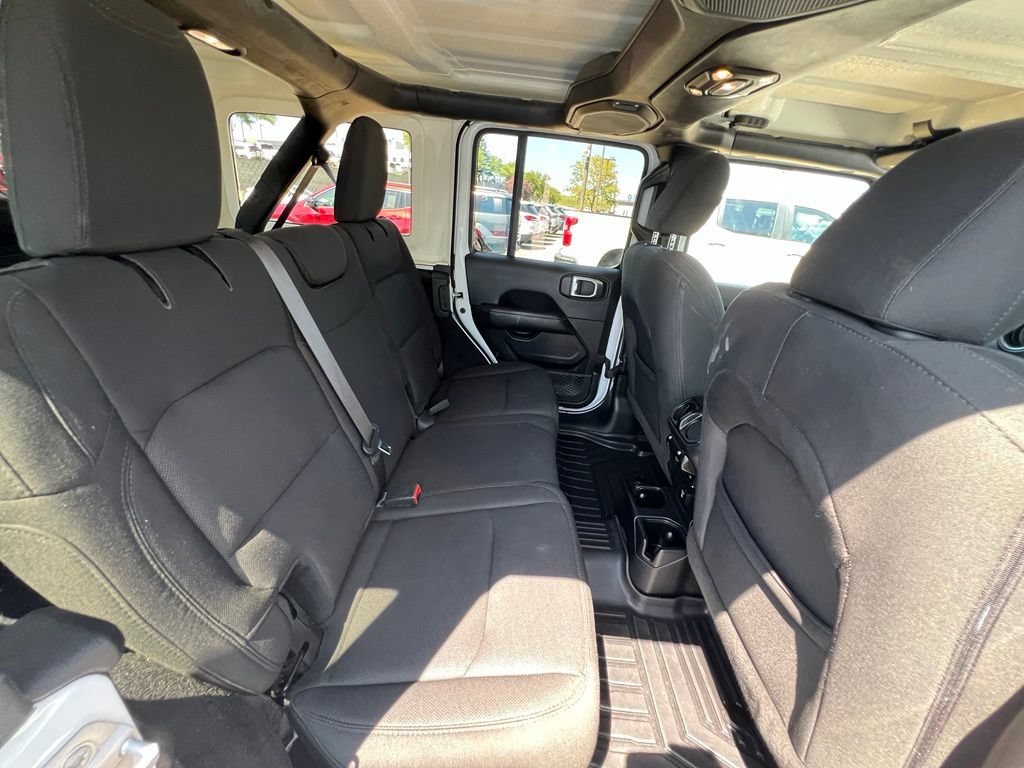 Used 2019 Jeep Wrangler Unlimited Sahara AWD/4WD image 23