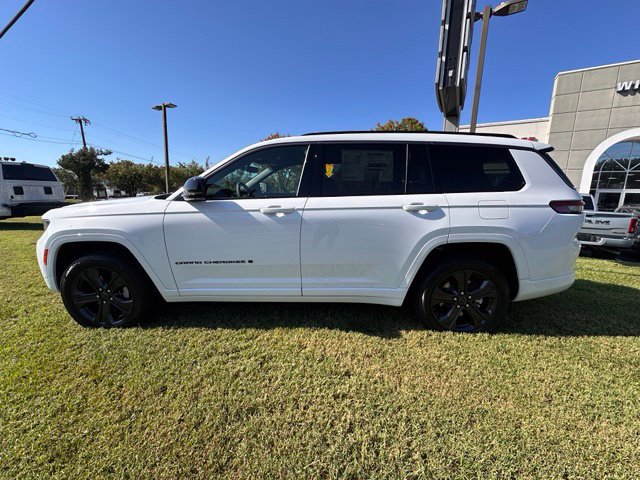 New 2027 Jeep Grand Cherokee L Limited AWD/4WD image 3