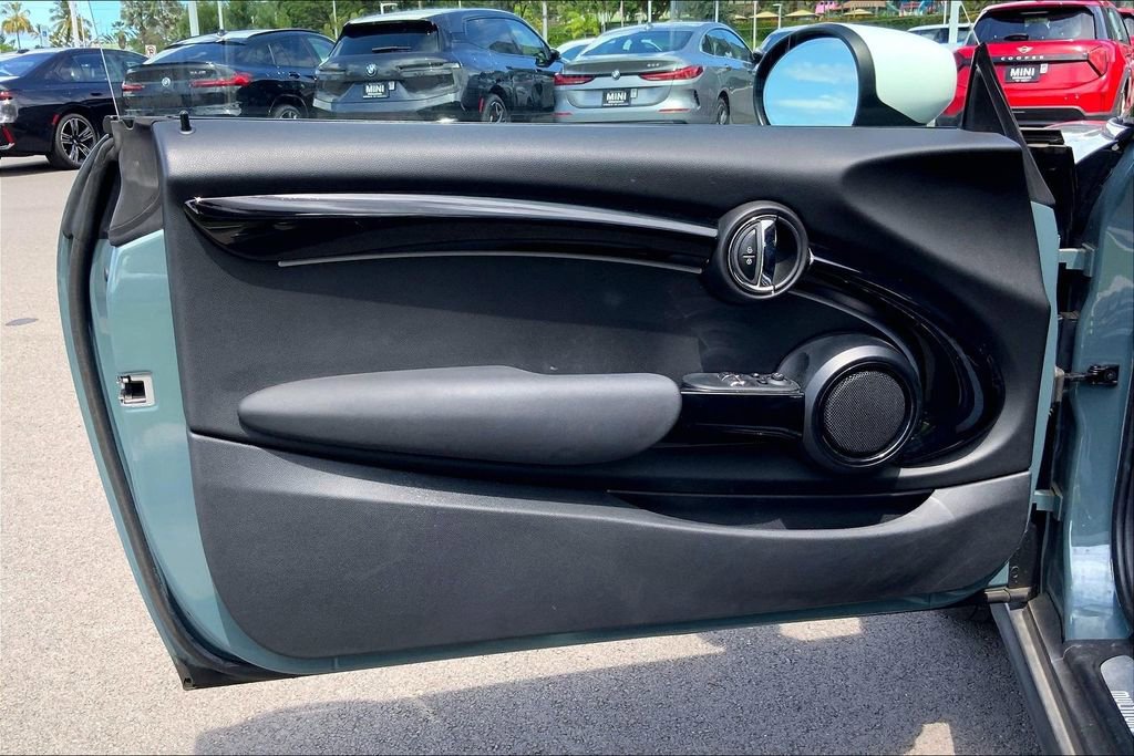 Certified 2023 MINI Cooper 2-Door Hardtop w/ Multitone Edition image 22