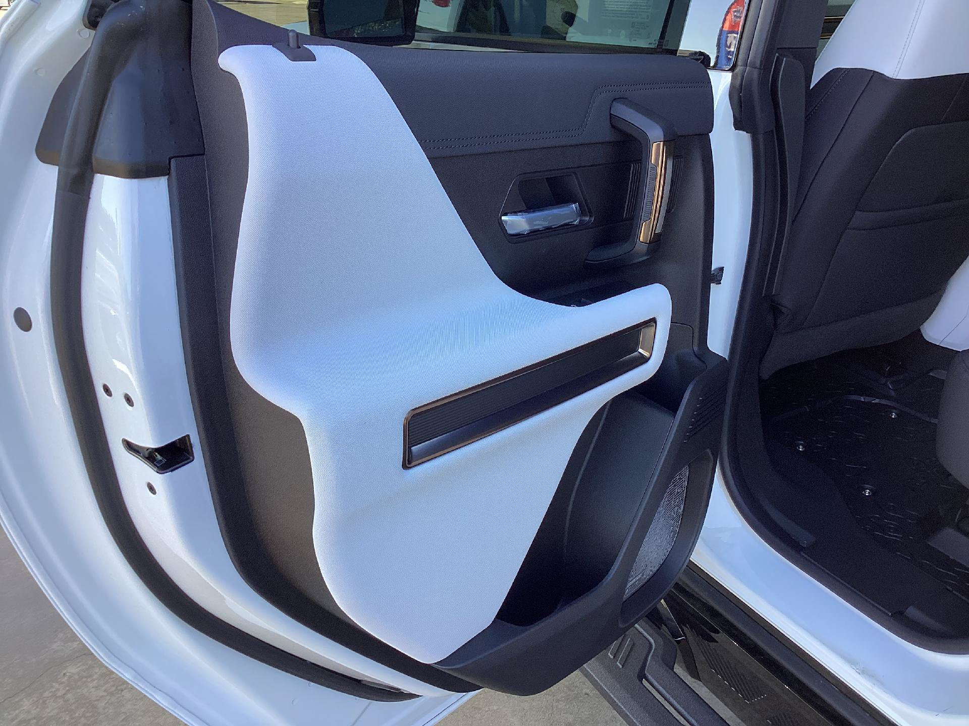 New 2025 GMC Hummer EV 2X AWD/4WD image 11