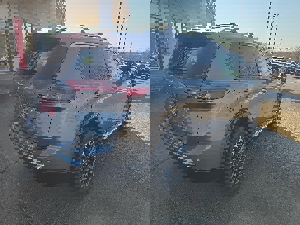 New 2026 Nissan Rogue Platinum image 4