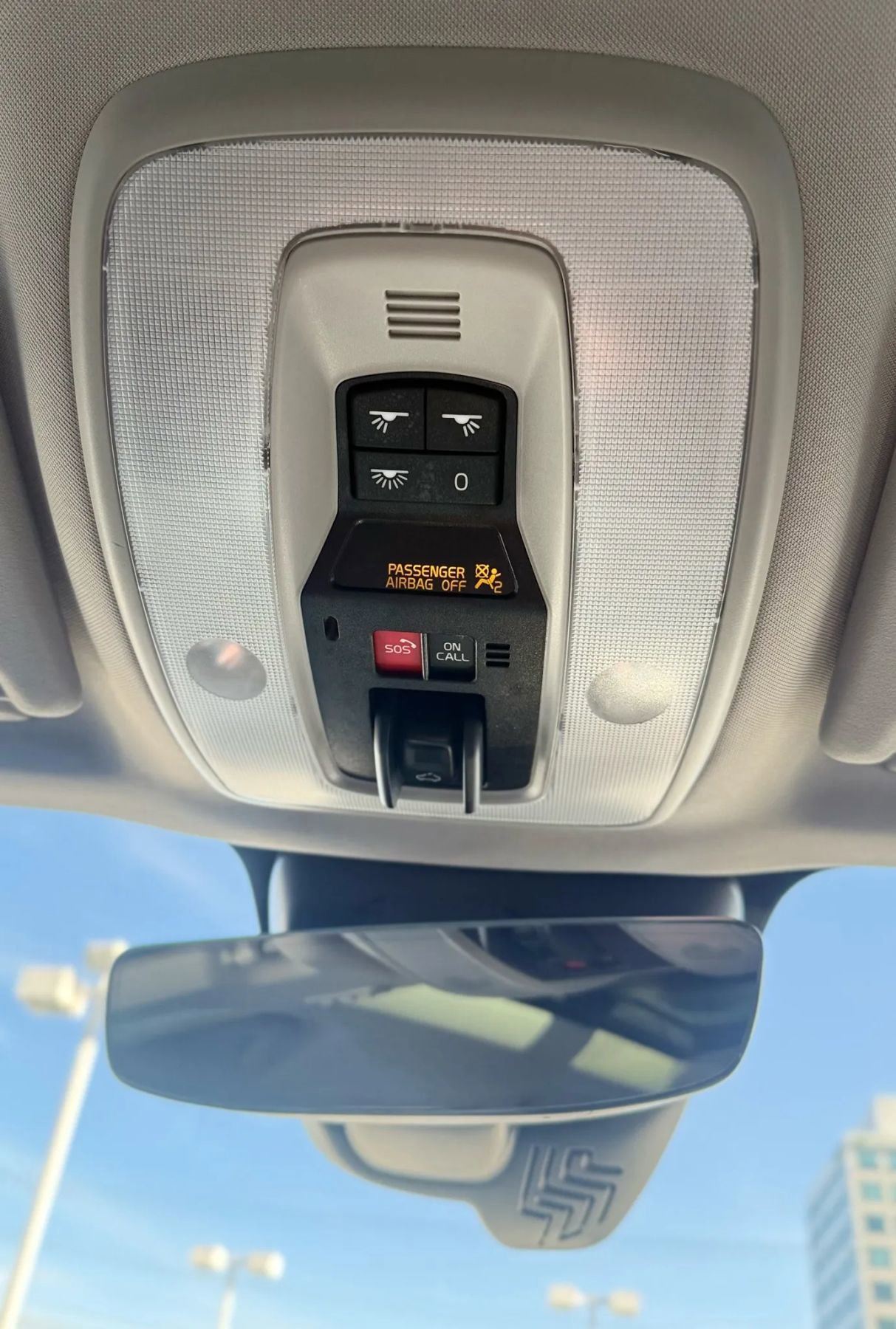 Used 2017 Volvo XC60 T5 Dynamic w/ Preferred Option Package image 22