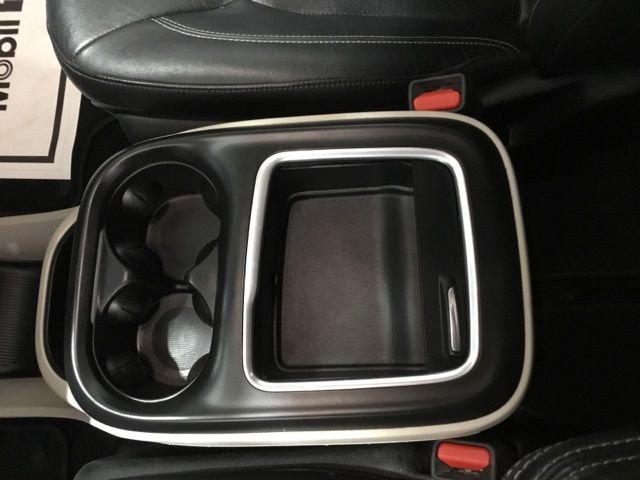 Used 2022 Chrysler Pacifica Touring-L image 39