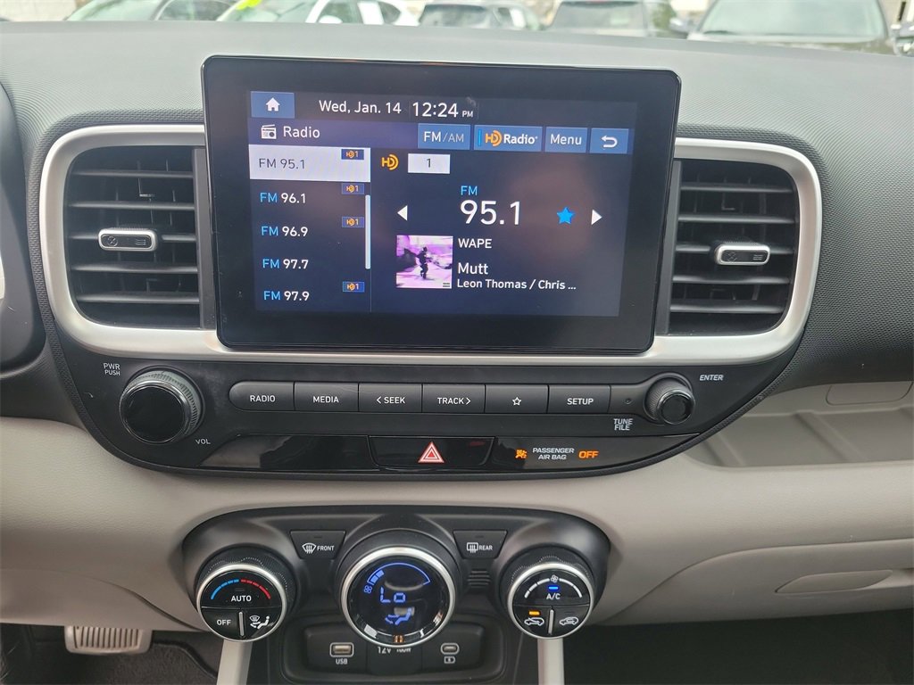 Certified 2023 Hyundai Venue SEL w/ Cargo Package image 28