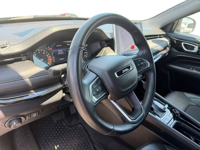 Used 2022 Jeep Compass Latitude w/ Sun and Sound Group AWD/4WD image 16