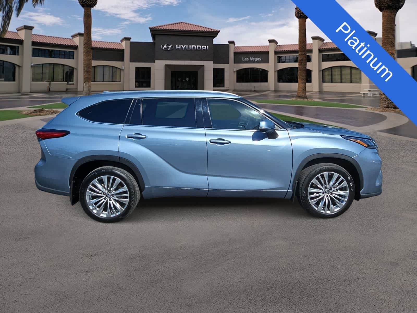 Used 2023 Toyota Highlander Platinum FWD image 9