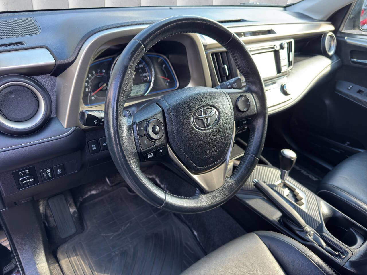 Used 2014 Toyota RAV4 Limited image 9