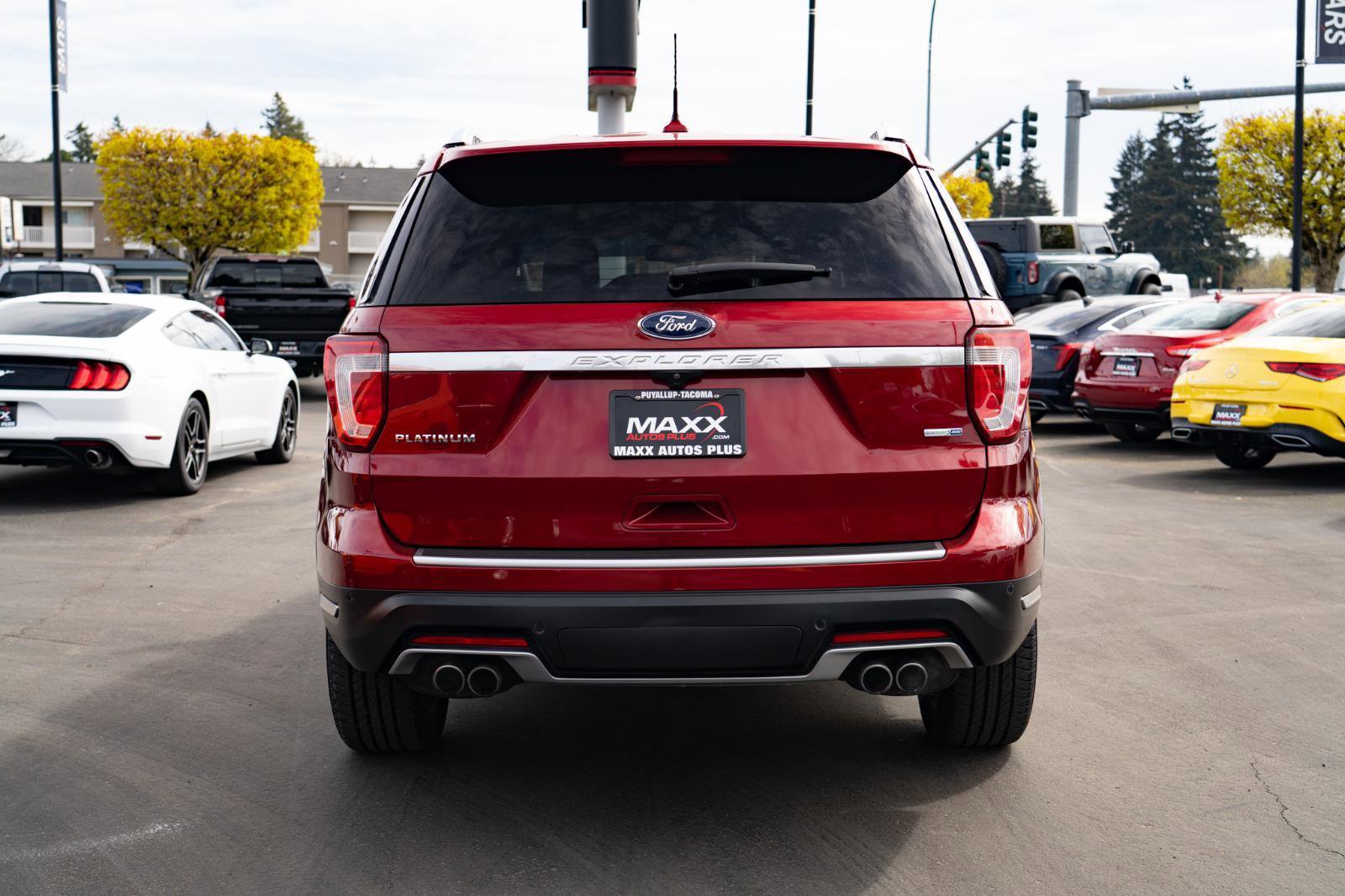 Used 2019 Ford Explorer Platinum AWD/4WD image 10