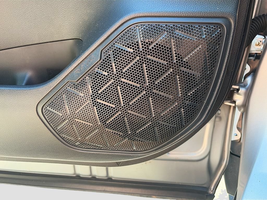 Used 2019 Toyota RAV4 XLE FWD image 18