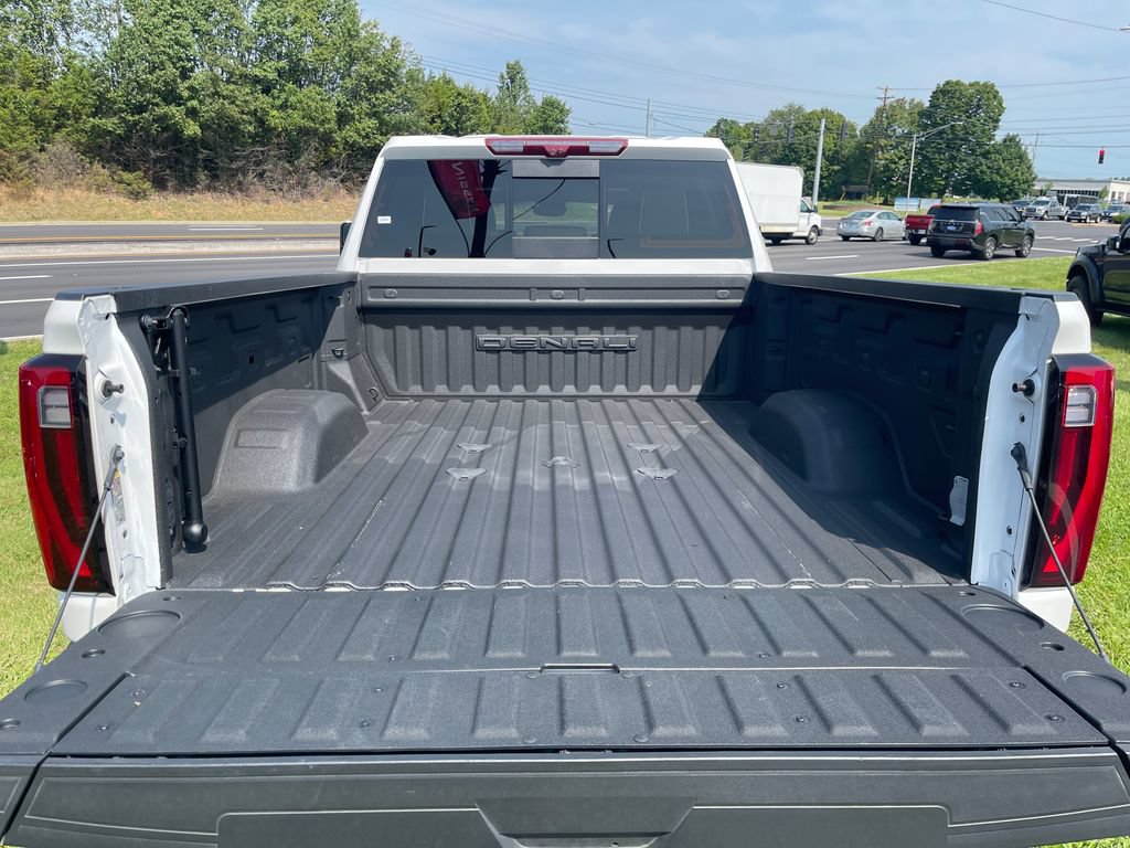 Used 2024 GMC Sierra 2500 Denali Ultimate AWD/4WD image 10