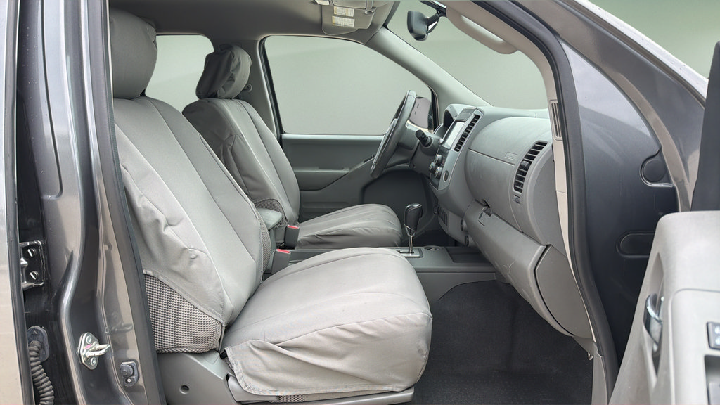 Used 2020 Nissan Frontier SV w/ Midnight Edition Floor Mats AWD/4WD image 11