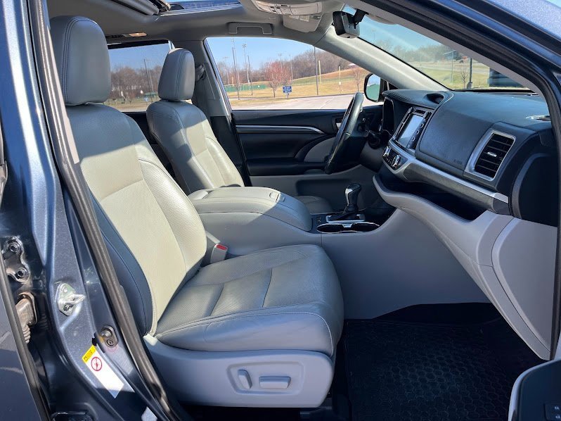Used 2019 Toyota Highlander Limited image 35