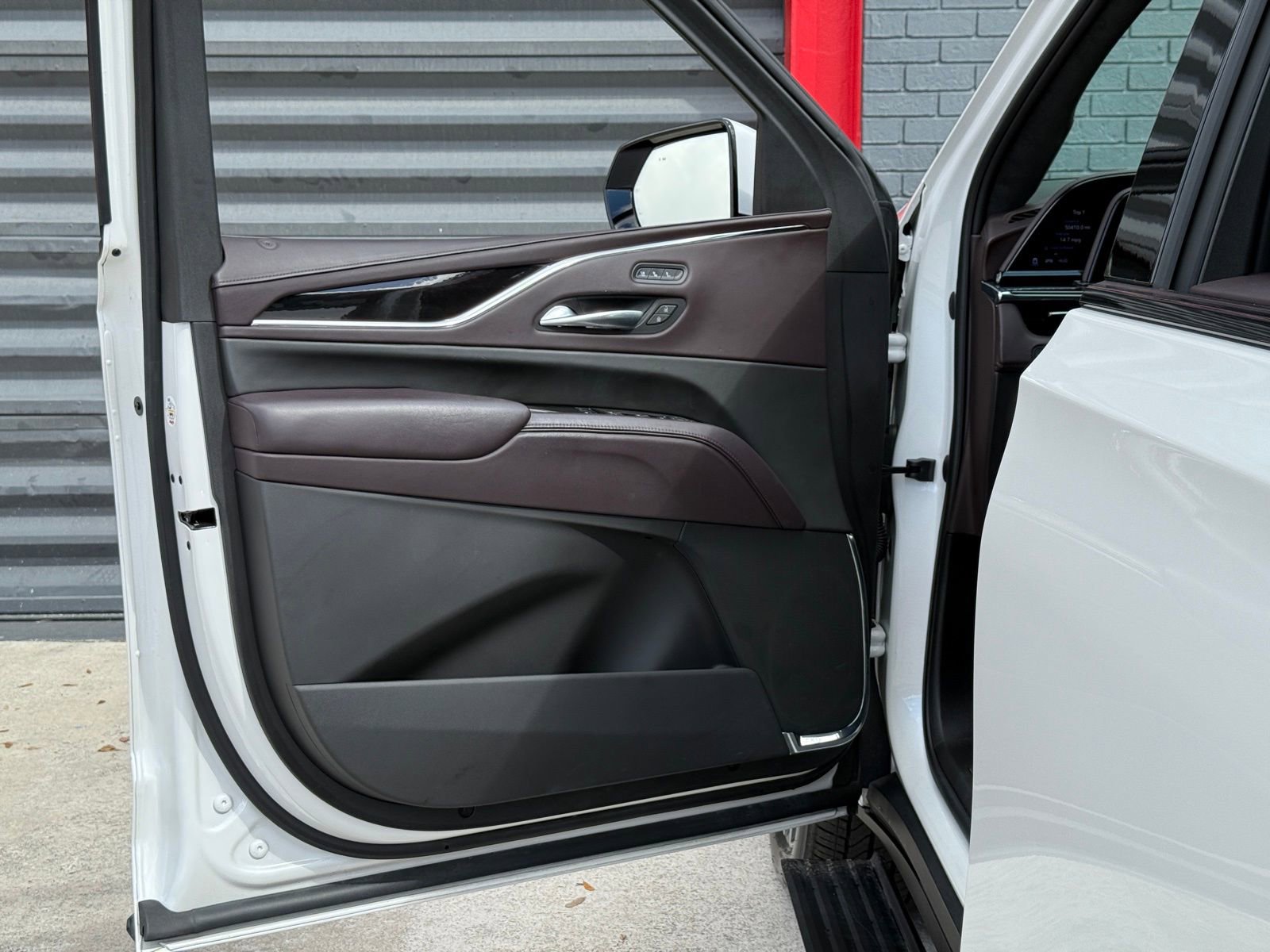 Used 2022 Cadillac Escalade ESV Sport Platinum image 13