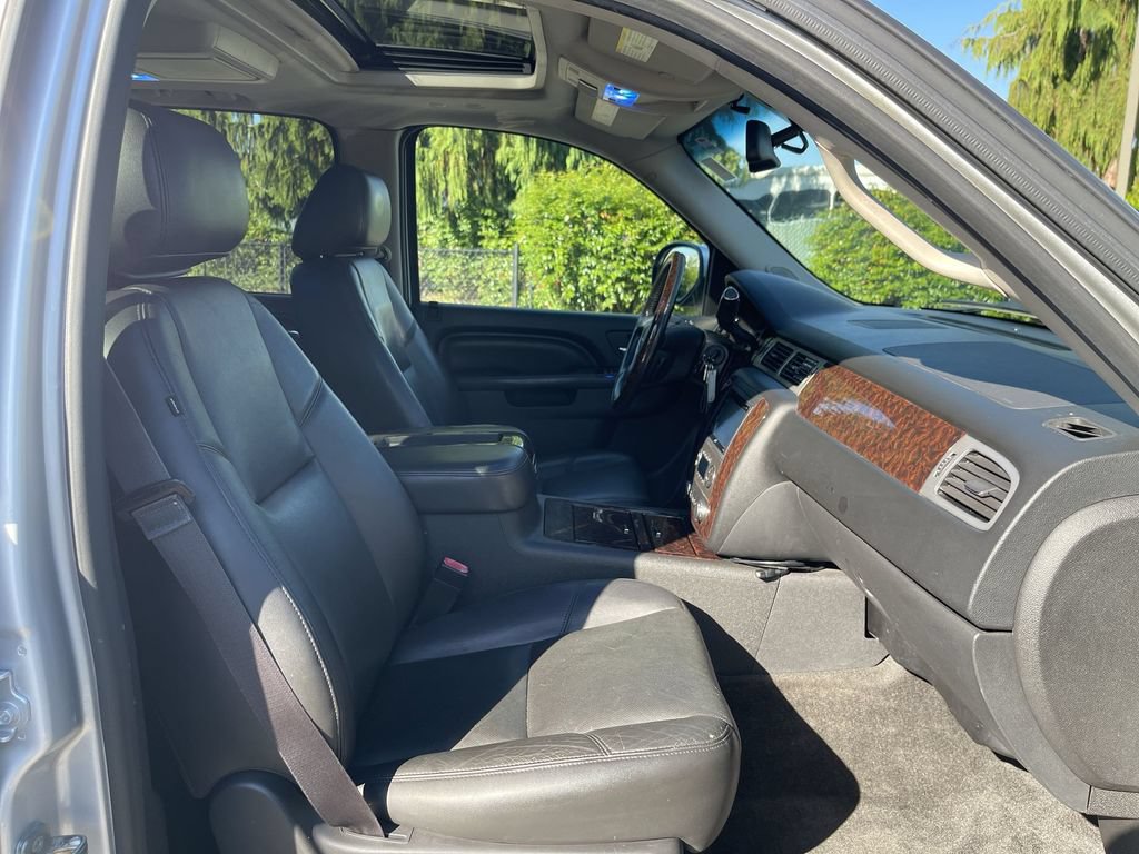 Used 2014 GMC Yukon XL Denali AWD/4WD image 26