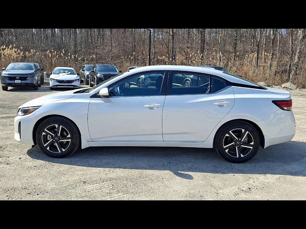 Used 2025 Nissan Sentra SV w/ Trunk Package image 5