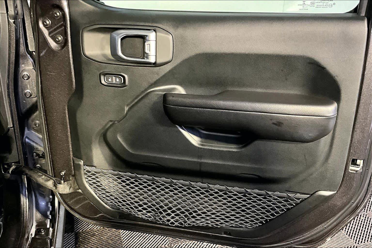 Used 2019 Jeep Wrangler Sport AWD/4WD image 23
