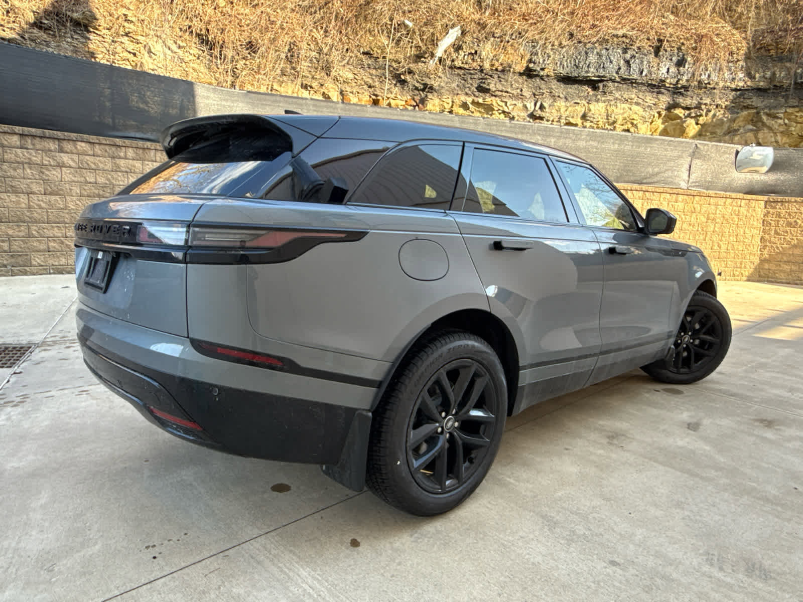 New 2026 Land Rover Range Rover Velar Dynamic SE AWD/4WD image 3