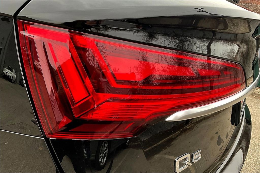 Used 2023 Audi Q5 2.0T Premium Plus w/ Premium Plus Package AWD/4WD image 23