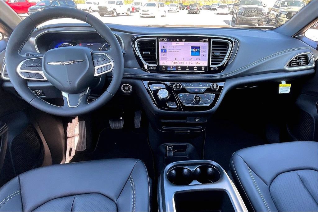 New 2026 Chrysler Pacifica Select FWD image 5