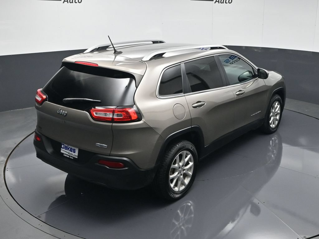 Used 2017 Jeep Cherokee Latitude w/ Cold Weather Group FWD image 48