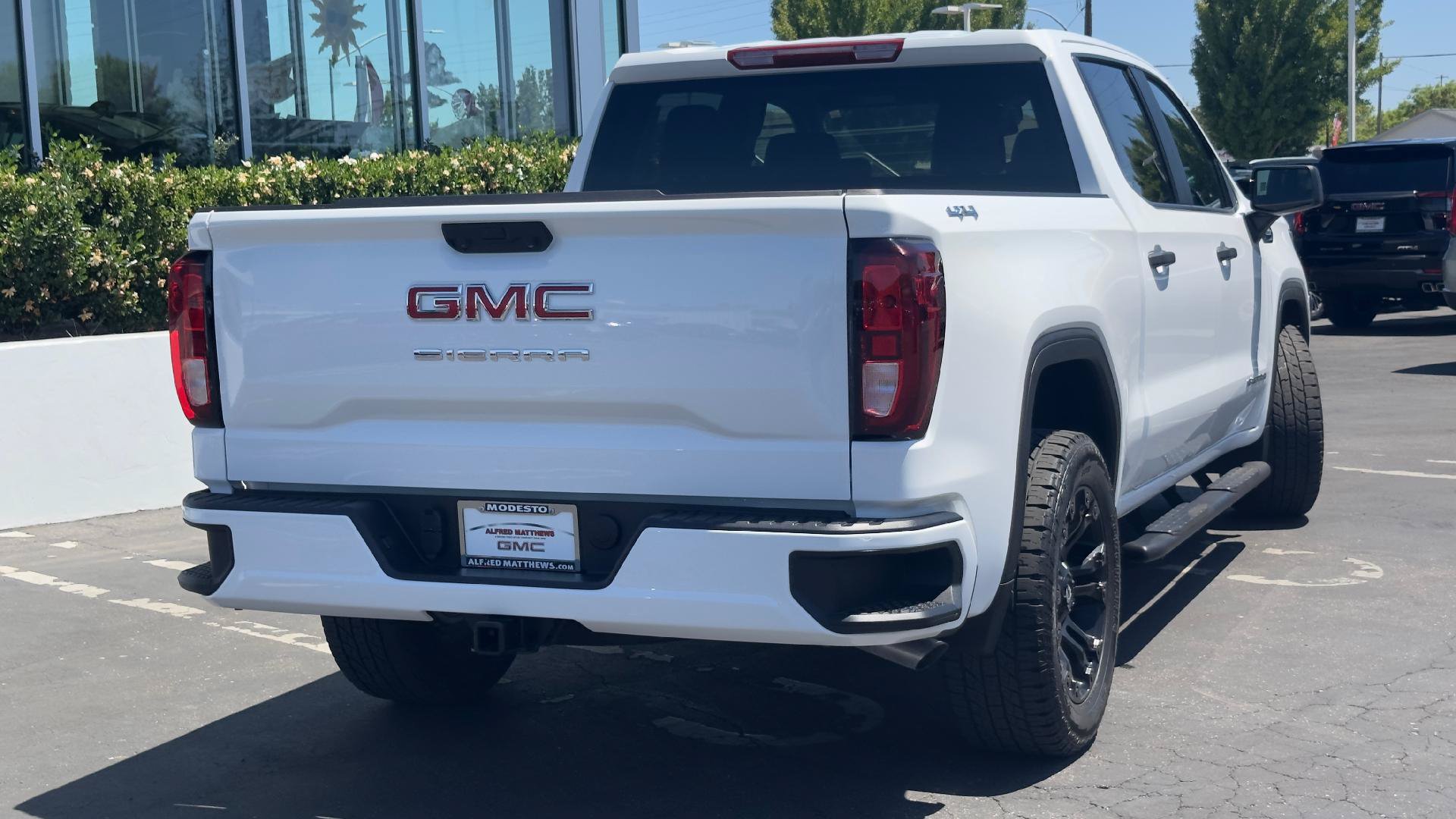 Used 2026 GMC Sierra 1500 Pro w/ Graphite Edition AWD/4WD image 5