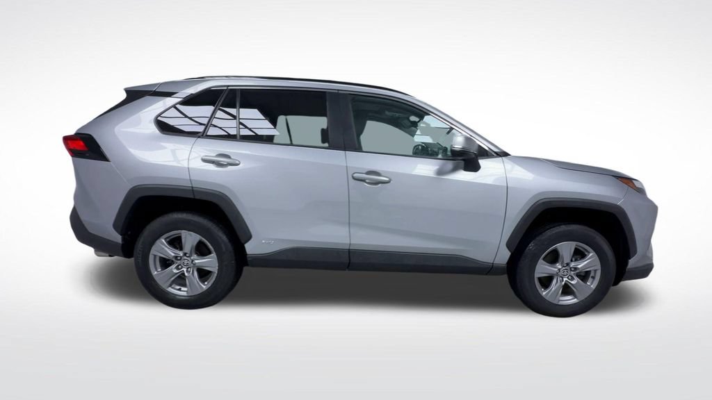 Certified 2022 Toyota RAV4 XLE AWD/4WD image 25