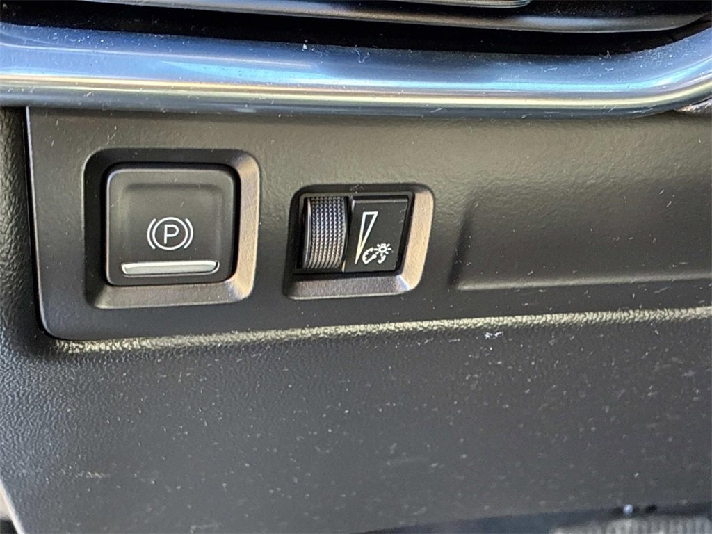 Used 2023 Cadillac XT4 Premium Luxury image 26