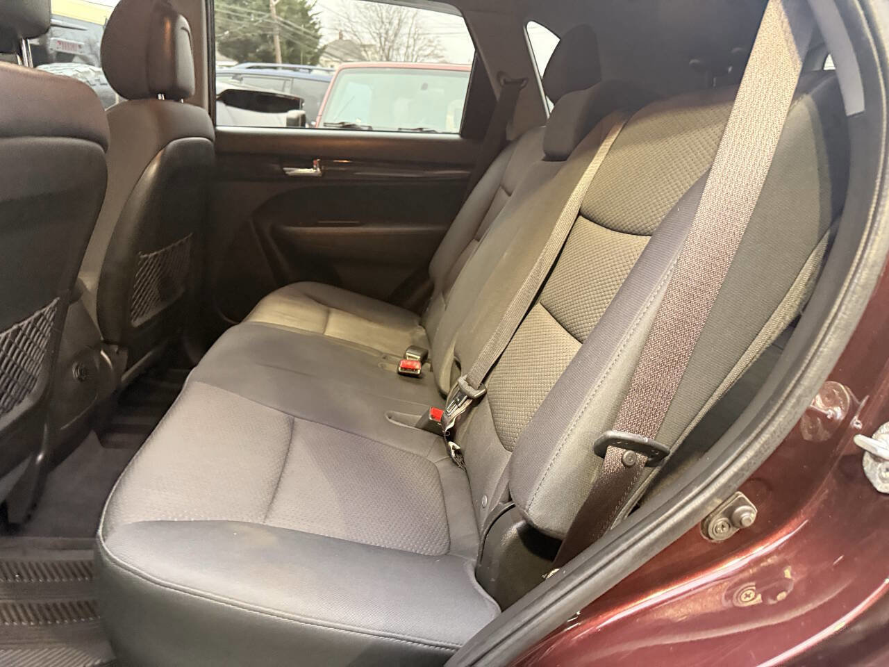 Used 2011 Kia Sorento LX w/ Convenience Pkg image 10