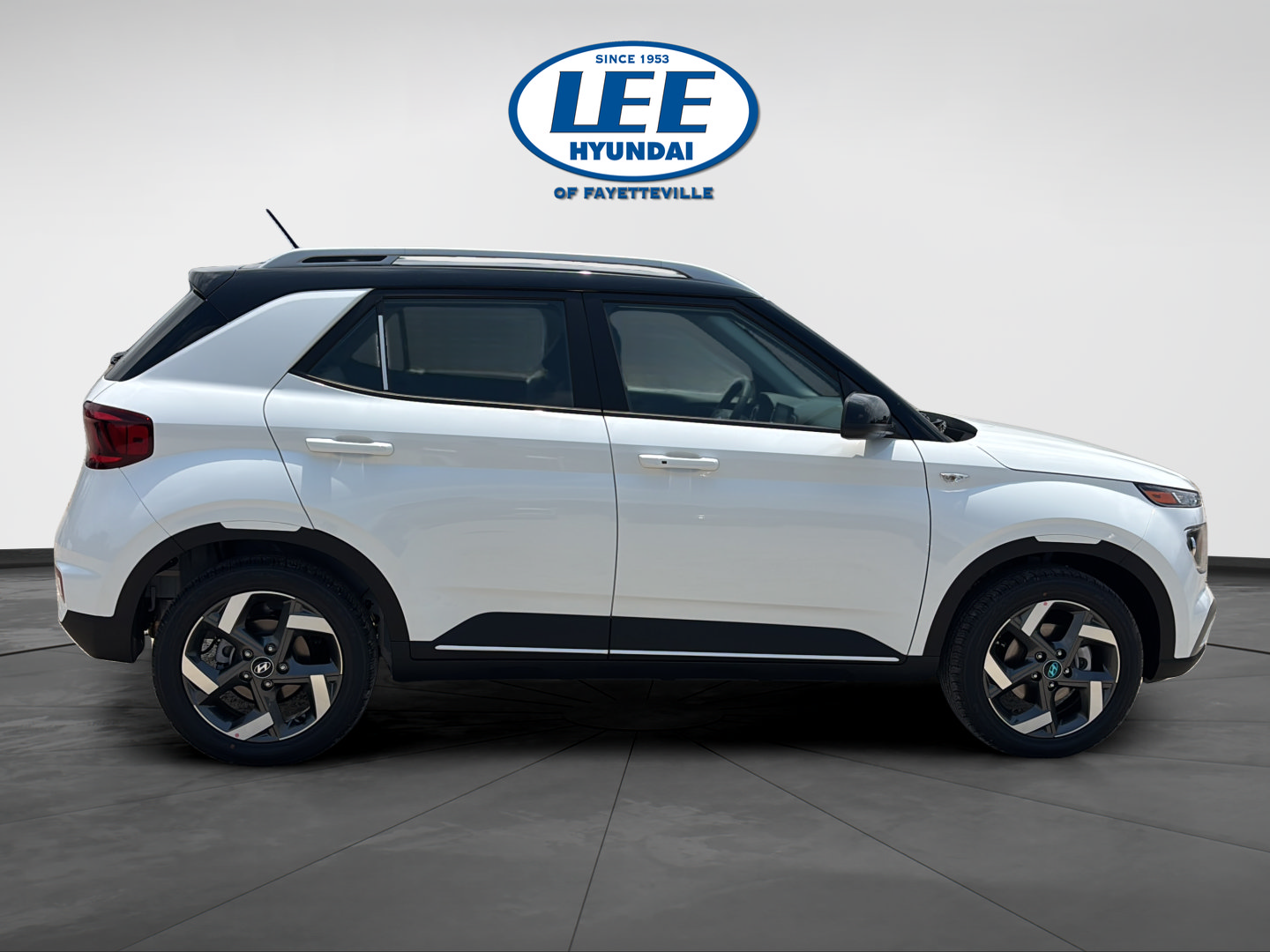 New 2026 Hyundai Venue SEL FWD image 2