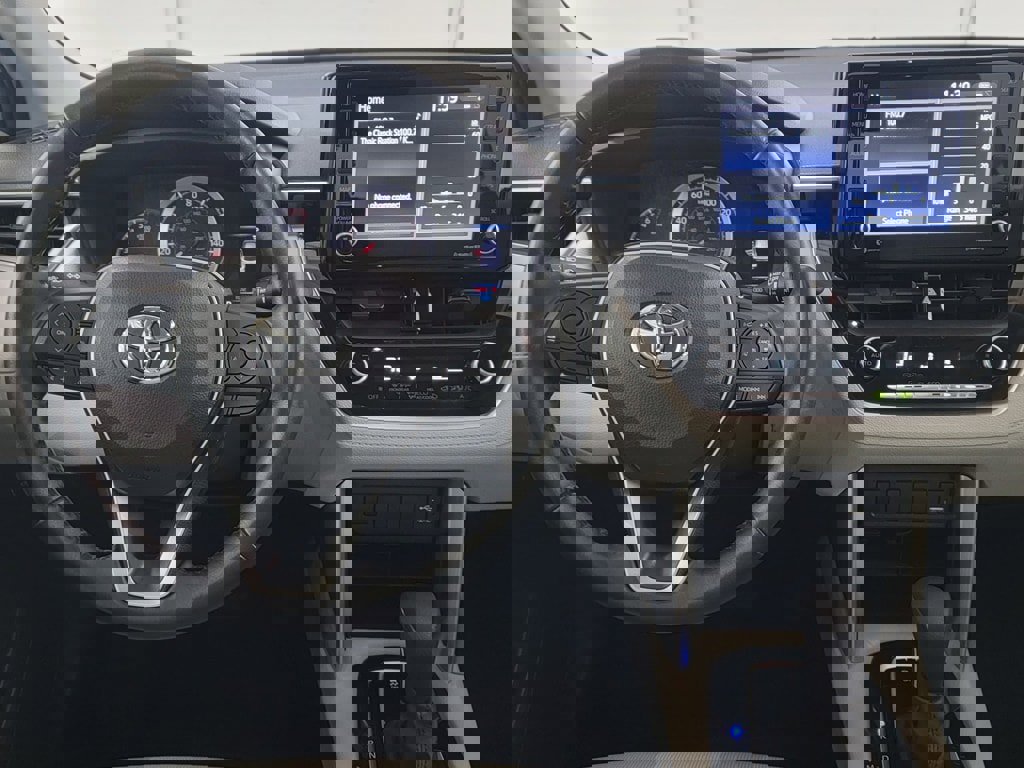 Certified 2022 Toyota Corolla Cross LE image 12