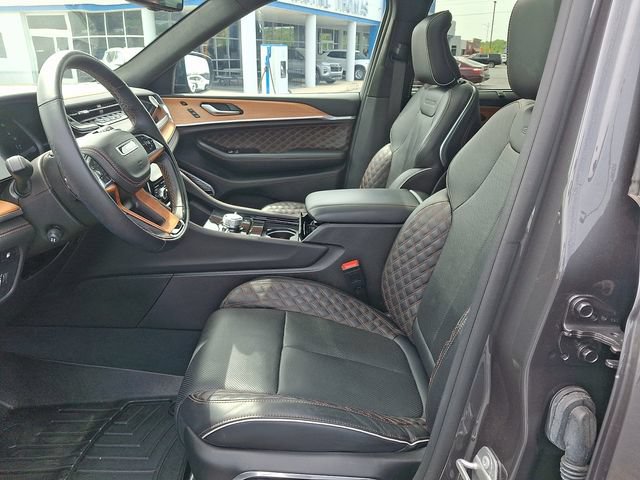 Used 2022 Jeep Grand Cherokee Summit AWD/4WD image 13
