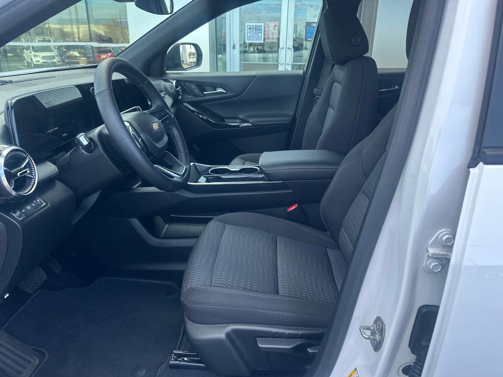 Used 2025 Chevrolet Equinox LT image 9