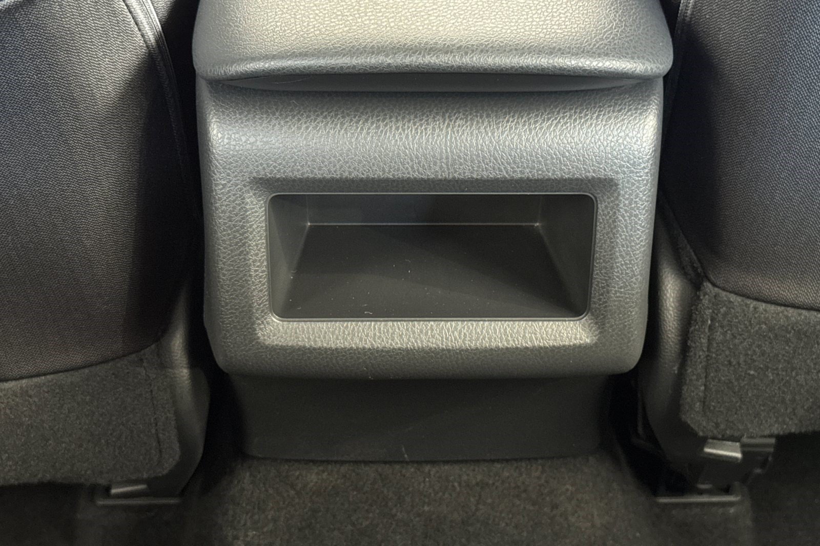 Used 2020 Toyota Camry LE FWD image 16