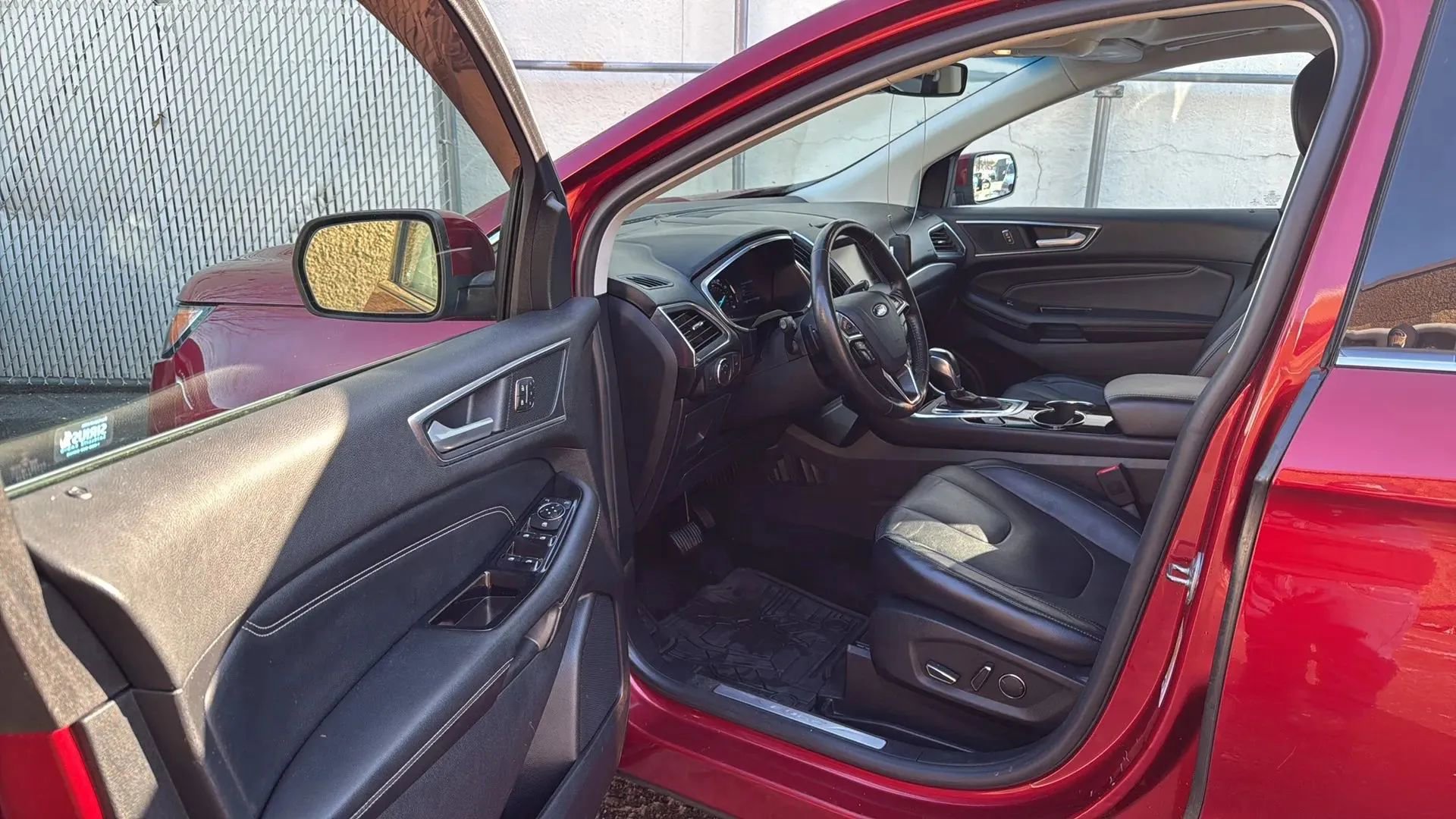 Used 2015 Ford Edge Titanium w/ Equipment Group 302A image 23