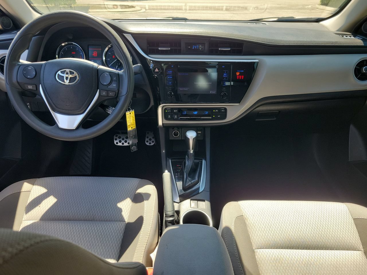 Used 2019 Toyota Corolla LE FWD image 12