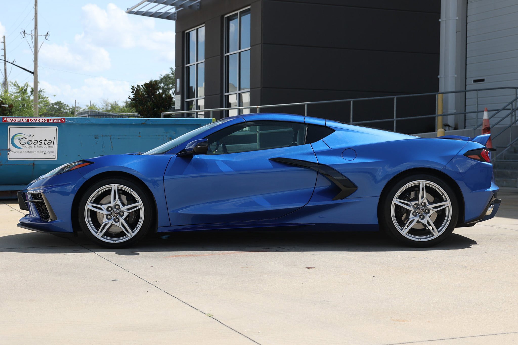 Used 2021 Chevrolet Corvette Stingray Coupe w/ Z51 Performance Package RWD image 4
