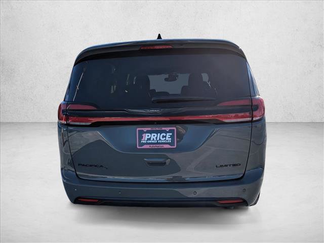 Used 2025 Chrysler Pacifica Limited FWD image 6