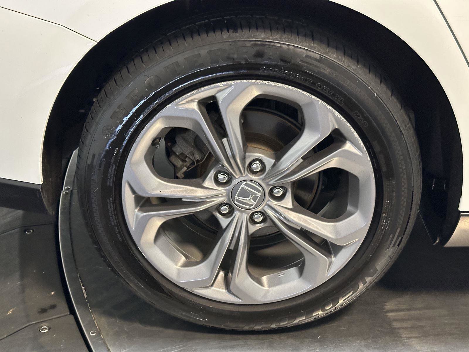 Certified 2023 Honda Accord EX image 16