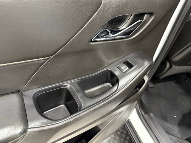 Used 2021 Chevrolet Traverse RS image 25