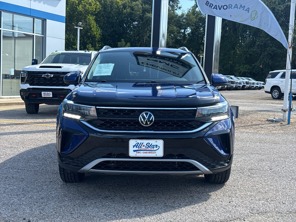 Used 2023 Volkswagen Taos SE w/ Panoramic Sunroof Package FWD image 14