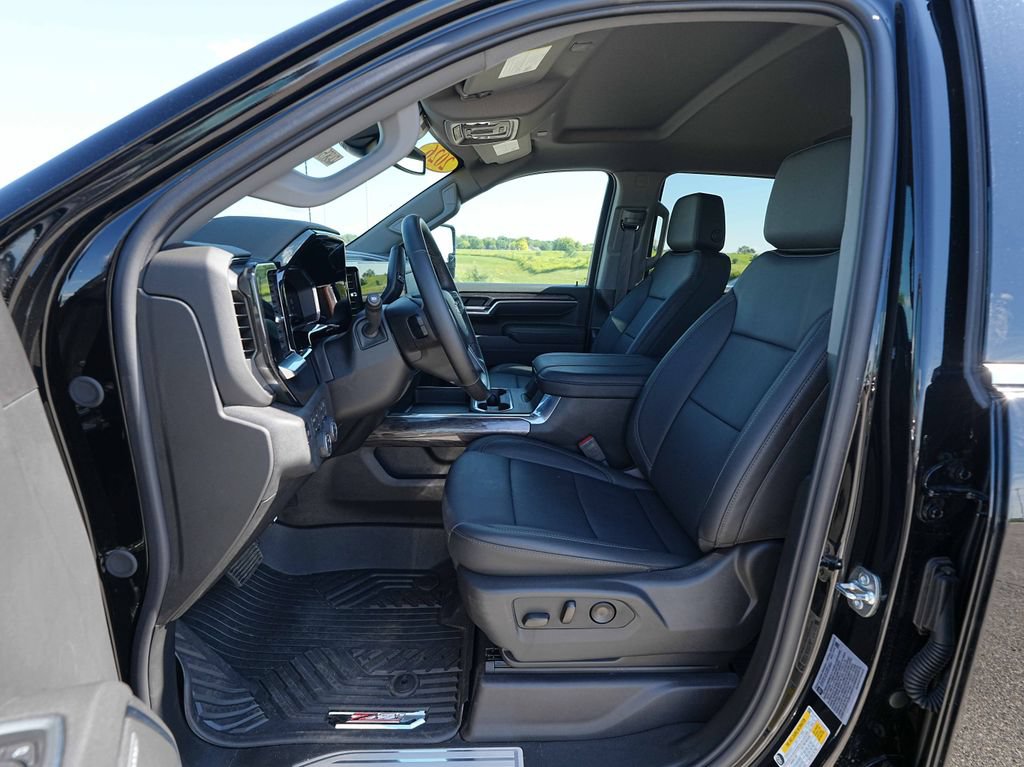 Used 2026 Chevrolet Silverado 3500 LTZ w/ LTZ Plus Package AWD/4WD image 18