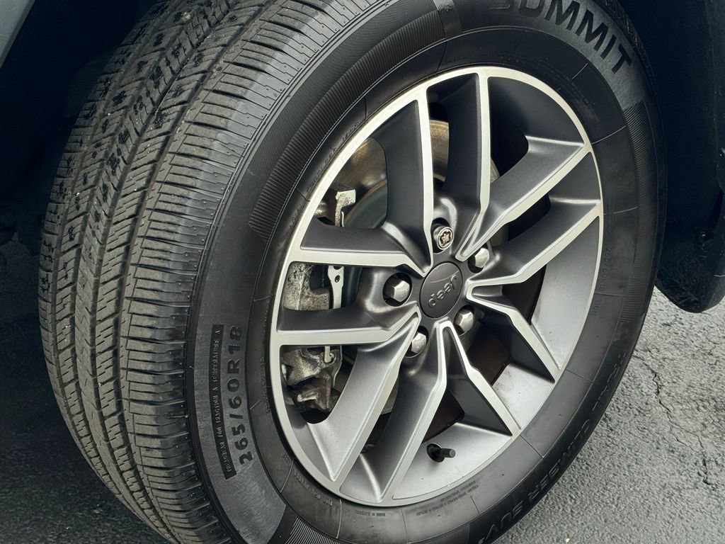 Used 2022 Jeep Grand Cherokee Limited AWD/4WD image 9