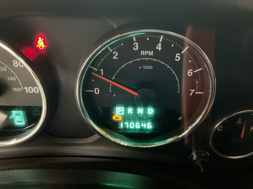 Used 2012 Jeep Wrangler Unlimited Sahara AWD/4WD image 13