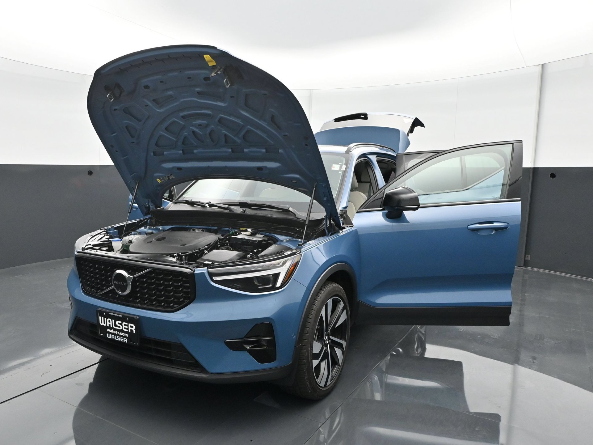 Used 2025 Volvo XC40 B5 Ultra w/ Climate Package AWD/4WD image 36