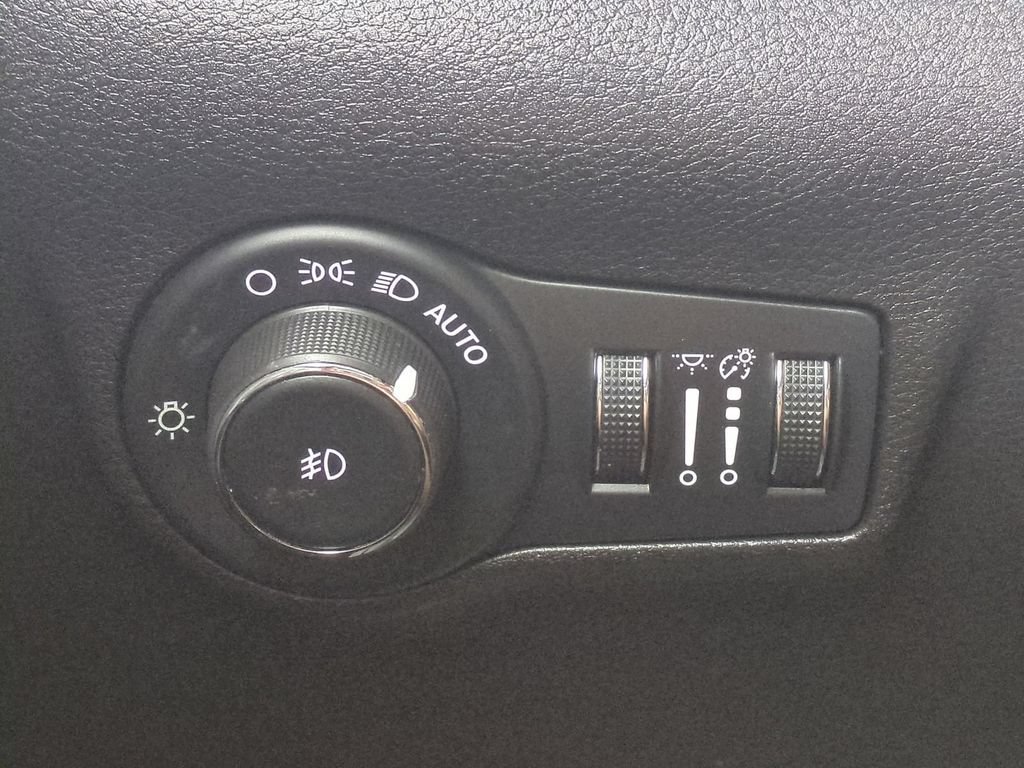 Used 2024 Jeep Compass Latitude AWD/4WD image 28